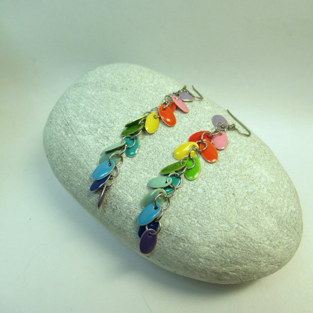 Long enamel dangle earrings - Picture 5 of 9